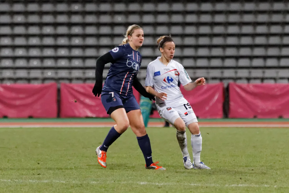 Lindsey Heaps on the field for the United States